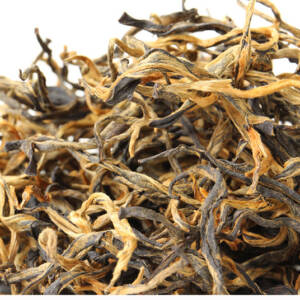 Елітний червоний чай Снігова брунька One Bud One Leaf Dianhong Maofeng 100г 330 грн Елітний червоний чай Елітний червоний чай Снігова брунька One Bud One Leaf Dianhong Maofeng Дянь Хун маофенг червоний чай провінції Юньнань. У цьому варіанті Елітний червоний чай Снігова нирка One Bud One Leaf Dianhong Maofeng дуже сильно схожий на червоний чай Дянь Хун Цзінь Я золота брунька (Аромат меда Golden Bud Юньнань Fengqing), але це тільки візуально в смаку більше квіткових нот і трохи менше карамелі матеріал той же що і в червоному чаї Дянь Хун Цзінь Я золота брунька Golden Bud - це свіже листя юньнаньського крупнолистового дерева.